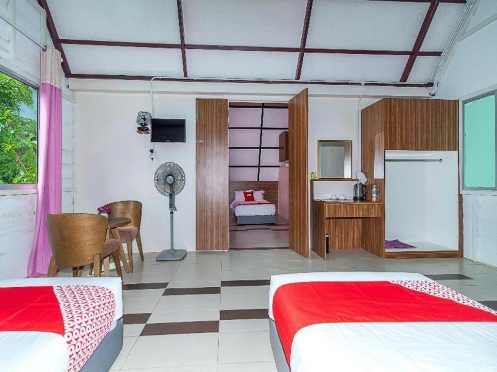 Dreamland Beach Holiday Kudat Esterno foto